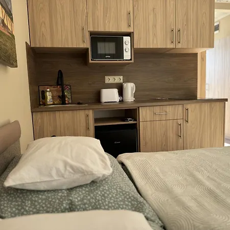 Nyeki Feszek Apartmanhaz *
