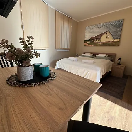 Nyeki Feszek Apartmanhaz *