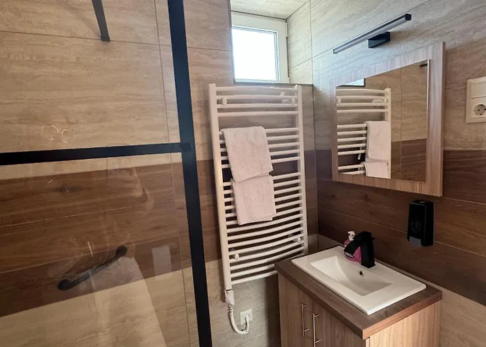Nyeki Feszek Apartmanhaz 아파트 Kapolnasnyek